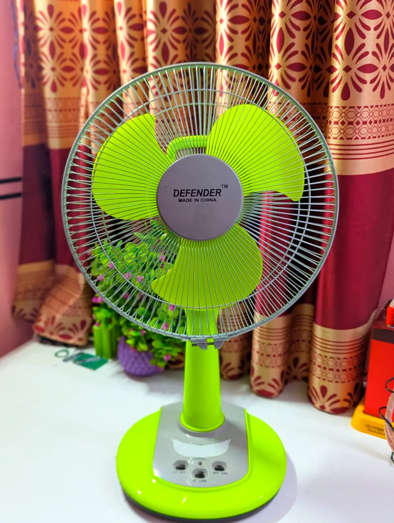 Defender 12 Inch 12V Solar Table Fan